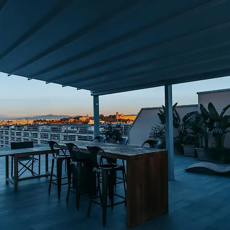 The Rabbit Hole 罗马